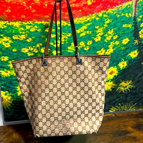 Authentic Gucci GG Supreme Tote Bag 31243 - Luxury Handbag - Picture 2 of 14